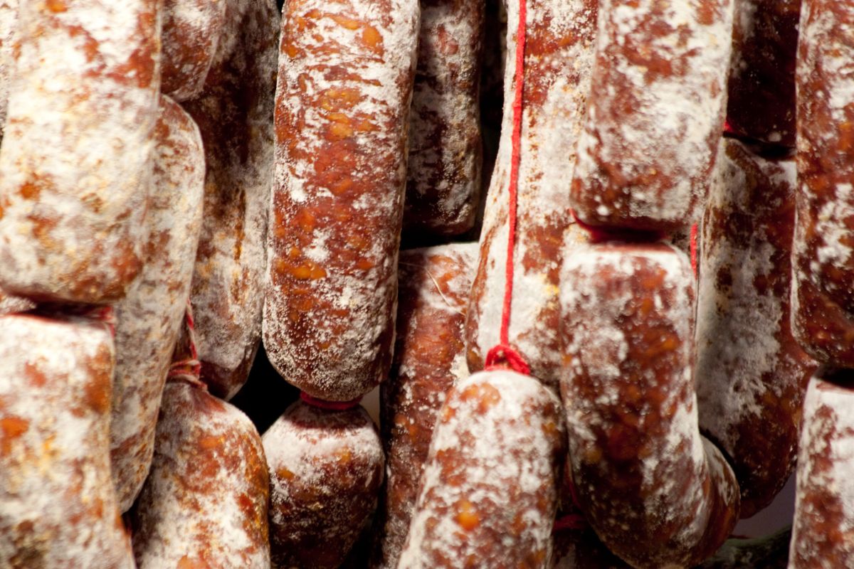 Salsicce stagionate di produzione propria Macelleria e salumeria da Luca B.R. CARNI SAS a Cepagatti PE (Pescara)